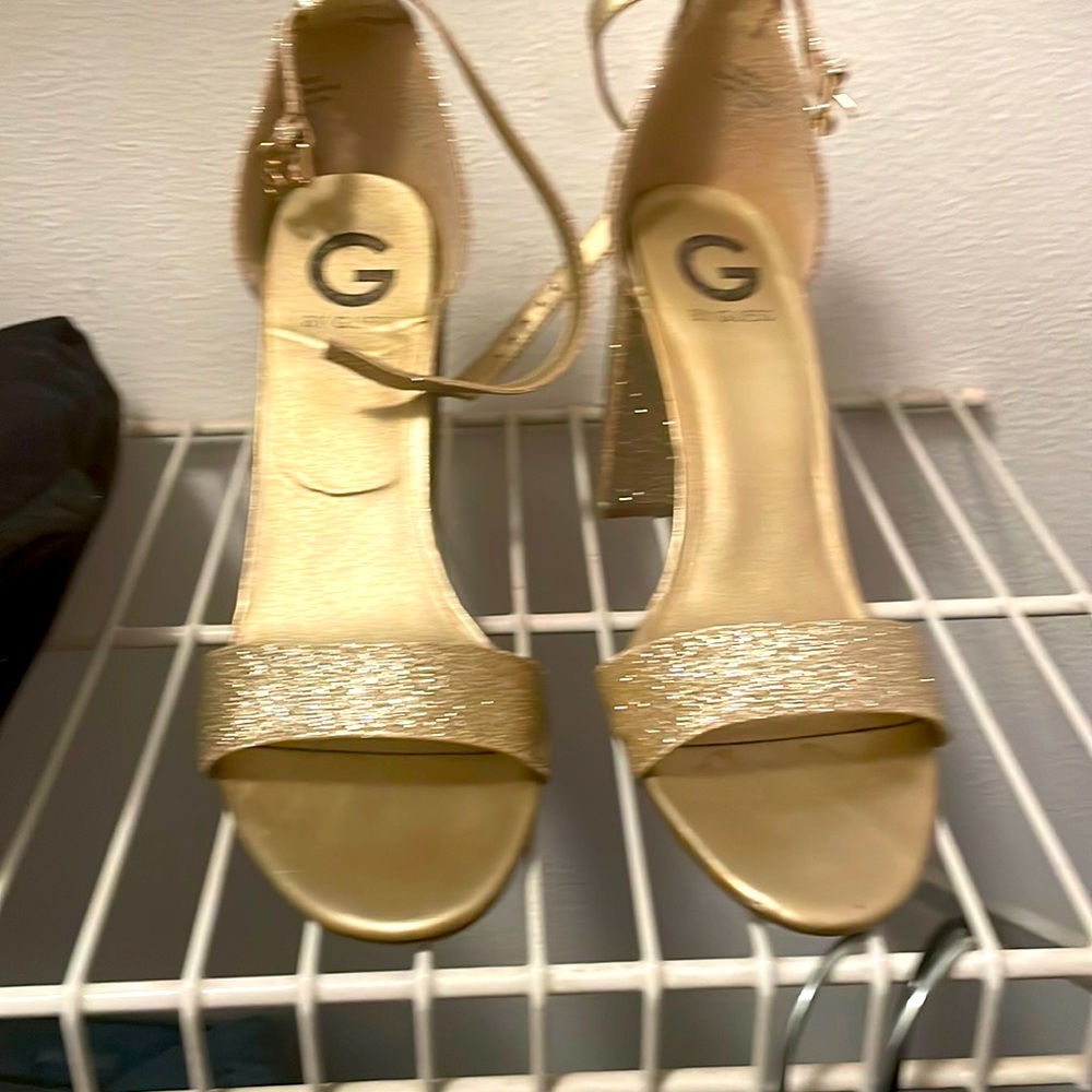 Gold glitter guess sandal